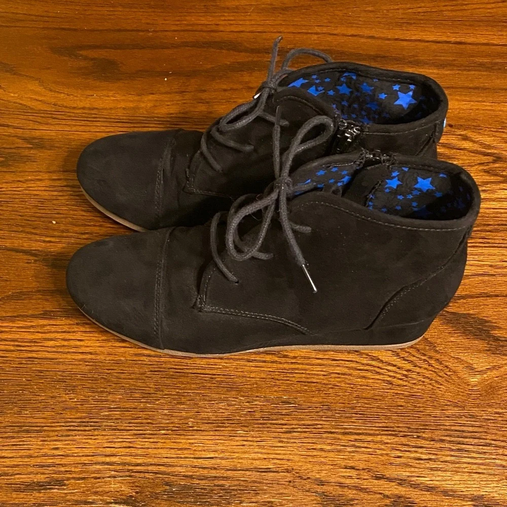 Cat & Jack Girls Black Faux Suede Lace Up Side Zip Ankle Booties Size 6